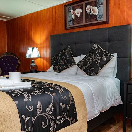 Hotel Forjadores Del Cabo De Hornos Puerto Williams Dış mekan fotoğraf