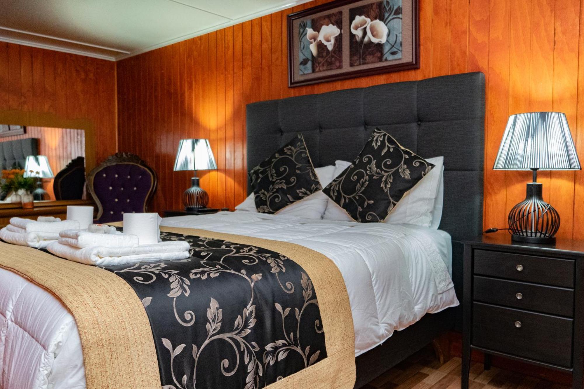 Hotel Forjadores Del Cabo De Hornos Puerto Williams Dış mekan fotoğraf
