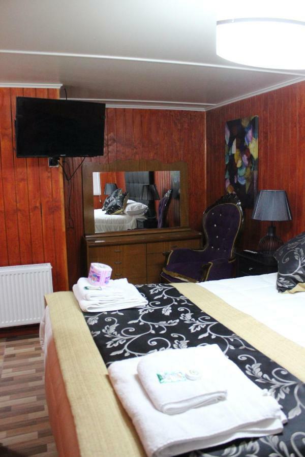 Hotel Forjadores Del Cabo De Hornos Puerto Williams Dış mekan fotoğraf